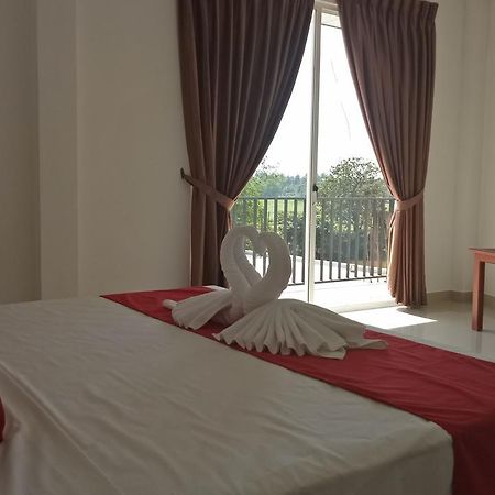 Grand Riverine Bed and Breakfast Kotugoda Exterior foto