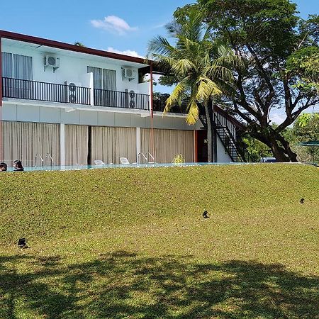 Grand Riverine Bed and Breakfast Kotugoda Exterior foto