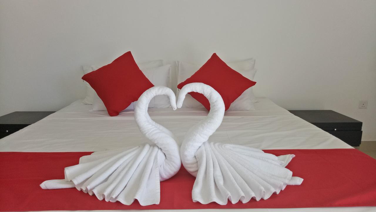 Grand Riverine Bed and Breakfast Kotugoda Exterior foto